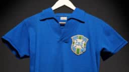 Camisa de Pelé da final da Copa de 1958 é leiloada por R 25 milhões na Sotheby’s