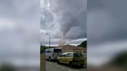 Tornado causa feridos e destruição em Verzeille, sul da França, durante tempestade severa
