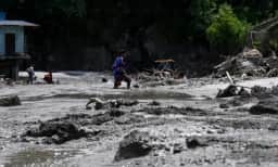 Avalanche Fatal No Himalaia Mata Centenas; Milhares Desaparecidos