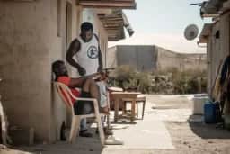 Imigrantes em Almería revelam desafios da vida em assentamentos informais na Espanha