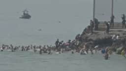 Ceuta inicia sepultamento de migrantes mortos em tragédia na travessia para a Europa