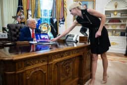 Cartas de Natalie Harp a Trump revelam devoção e preocupações pessoais em relação à relação deles