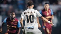 Santos vira sobre Macará com gols de Gabigol e garante vantagem nas oitavas da Sul-Americana