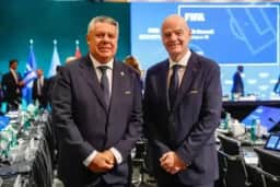 AFA apoia Gianni Infantino e negocia mais jogos na Argentina para a Copa de 2030