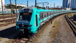 Trem descarrila perto da Estação Júlio Prestes em São Paulo durante horário de pico