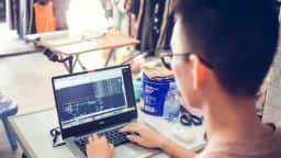 Sprint Behring Academy 2026 oferece curso gratuito online de tecnologia para alunos do 8º ao 3º ano