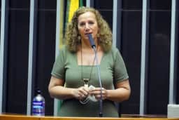 Jandira lança vídeo com “dicas” para Bolsonaro antes de sabatina