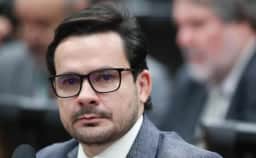 Capitão Alberto Neto lidera disputa ao Senado no Amazonas com 24% das intenções de voto