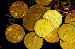 Bitcoin supera US65 mil após payroll, mas fecha a US 64.851,42 com leve alta de 0,6%