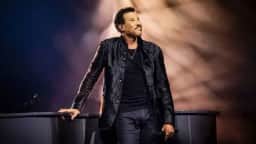 Lionel Richie é internado em UTI após show em St. Louis, diz TMZ