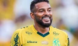 Torcedor delata ato de violência com Reinaldo durante jogo santista