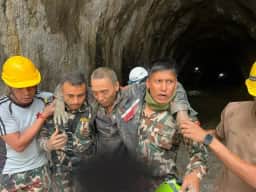 “Gritava bem alto”: Lu Haitao narra 10 dias preso em túnel no Nepal