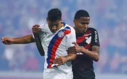 Athletico-PR vence Bahia por 2 a 1 e assume 3º lugar no Brasileirão com 49 pontos