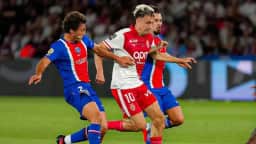 Monaco de Filipe Luís vira sobre o PSG no Parc des Princes e lidera a Ligue 1