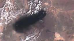 Ataque com drones atinge oleoduto na Arábia Saudita e causa incêndio visto do espaço