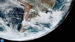 Ciclone extratropical se forma e gera alerta de tornados e microexplosões no Brasil