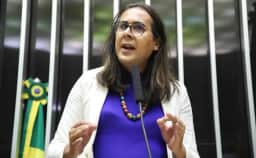 Duda Salabert afirma ter sido agredida por grupo de homens durante visita a mineradora em MG