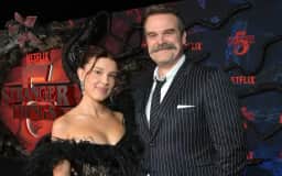 David Harbour revela por que quer atuar novamente com Millie Bobby Brown em projeto da Netflix
