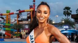 Miss Jamaica processa Miss Universo por queda em palco que causou traumatismo craniano