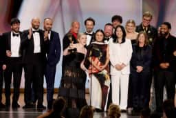 Emmy 2026: “Widows Bay” bate recorde de comédia mais premiada da história com 14 estatuetas
