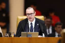 Zanin prorroga votação do 2º turno até as 19h e provoca mal-estar entre ministros do TSE