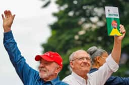 Lula é reeleito com 64,2 milhões de votos e supera o próprio recorde de 2022 contra Bolsonaro
