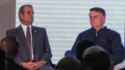 Bolsonaro pede ao STF para receber Valdemar Costa Neto um dia após Flávio deixar o país