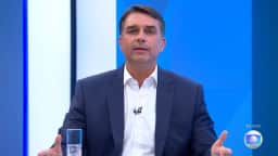 Flávio Bolsonaro propõe mandato presidencial de 5 anos sem reeleição em PEC