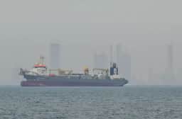Umm Al Quwain fecha todas as praias após vazamento de petróleo de navio-tanque nos Emirados