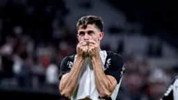 Gabriel Paulista: Seedorf chega ao Corinthians após derrota de 4 a 1