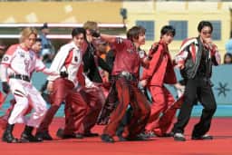 BTS faz em SP o último show no Brasil com 2h30, quatro passarelas e mais de 20 músicas no setlist