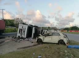 Cegonha com 11 carros da BYD tomba em Recife e gera prejuízo de R$ 1,5 mi