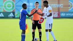 Inglaterra deixa o campo contra a Irlanda na Copa Sub-15 da Fifa após suposta ofensa racista