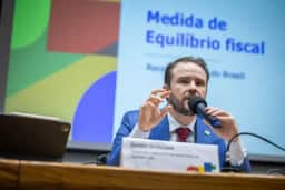 Flávio propõe suspender dívidas, mas Durigan alerta para “calote geral” e crédito travado