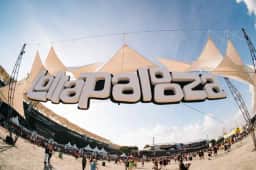 Lollapalooza 2027 divulga line-up por dia com Travis Scott e Blur