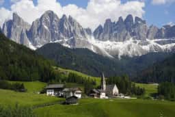 Americana de 36 anos morre ao cair mais de 300 metros em trilha nas Dolomitas, na Itália