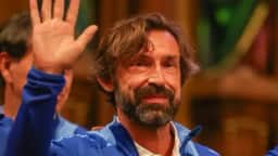 Pirlo se defende de críticas sobre ligação com apostas na Rússia e futuro na seleção da Itália é