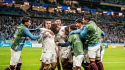 Grêmio é eliminado da Copa Sul-Americana após derrota por 1 a 0 para o Bolívar em Porto Alegre