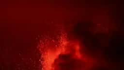 Cinzas do vulcão Etna suspendem voos em Catânia e impactam viagens na Sicília durante férias