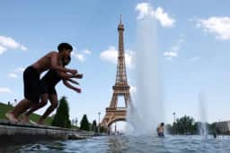 Calor extremo na França resulta em 1.243 mortes acima do esperado em julho de 2026