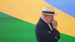 Lula enfrenta sete riscos na corrida presidencial de 2026, com Flávio Bolsonaro em ascensão