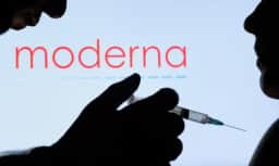 MSD e Moderna apresentam resultados promissores de terapia personalizada de mRNA contra melanoma