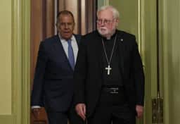 Arcebispo do Vaticano pede fim da guerra na Ucrânia em encontro com Lavrov em Moscou