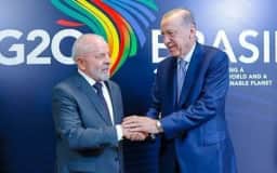 Lula conversa com Erdogan sobre cooperação em defesa e confirma presença na COP31 em Antália