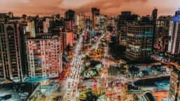 68% das empresas brasileiras aumentam presença no escritório para fortalecer cultura