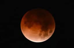 Eclipse lunar cobre quase todo o céu da América Latina sem equipamentos especiais