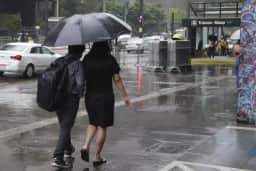 Forte chuva provoca apagão e deixa 60 mil imóveis sem energia na Grande SP