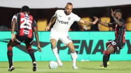 Arthur Cabral é expulso pela “Lei Vini Jr.” após discussão com Jair Ventura no Brasileirão