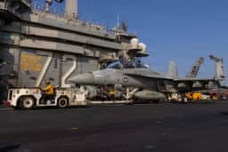 Governo dos EUA anuncia troca do porta-aviões USS Abraham Lincoln pelo USS George Washington