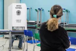 Dados do TSE mostram que mulheres representam 34,8% das candidaturas nas eleições de 2026